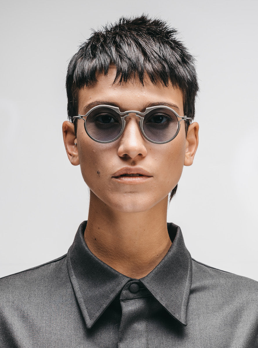 Tavat - Blaze. Frame color - Rust. Lens color - Grey