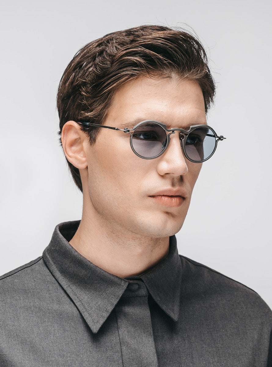 Tavat - Blaze. Frame color - Rust. Lens color - Grey