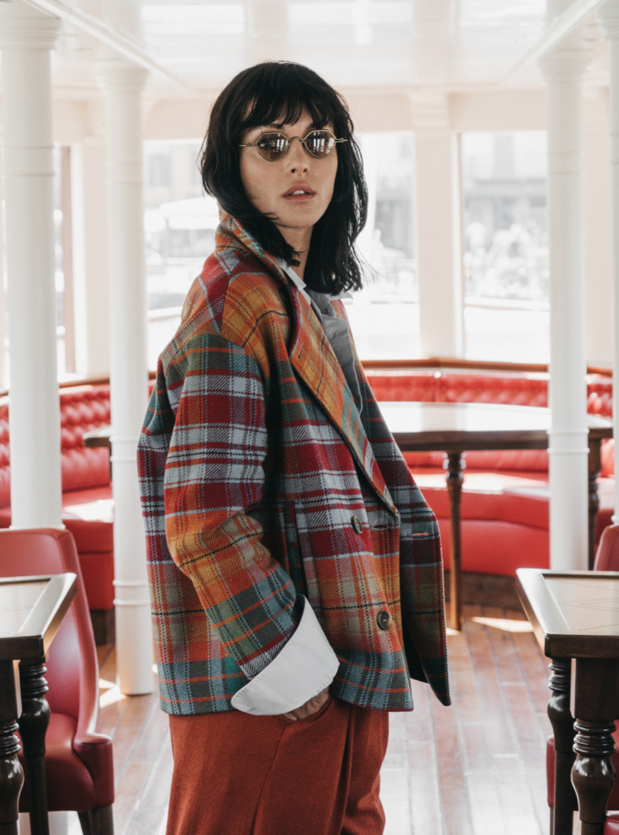 Tavat - Flare. Frame color - Black Chrome. Lens color - Prune