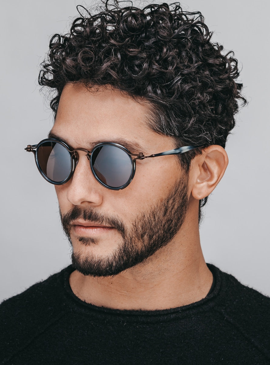 Tavat - Pantos 2.0 | C. Frame color - Black Havana. Lens color - Grey Silver