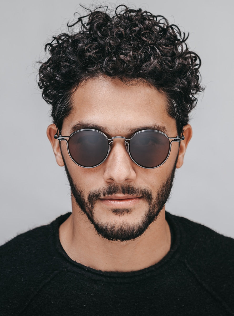 Tavat - Pantos 2.0 | M. Frame color - Black Chrome. Lens color - Grey Silver