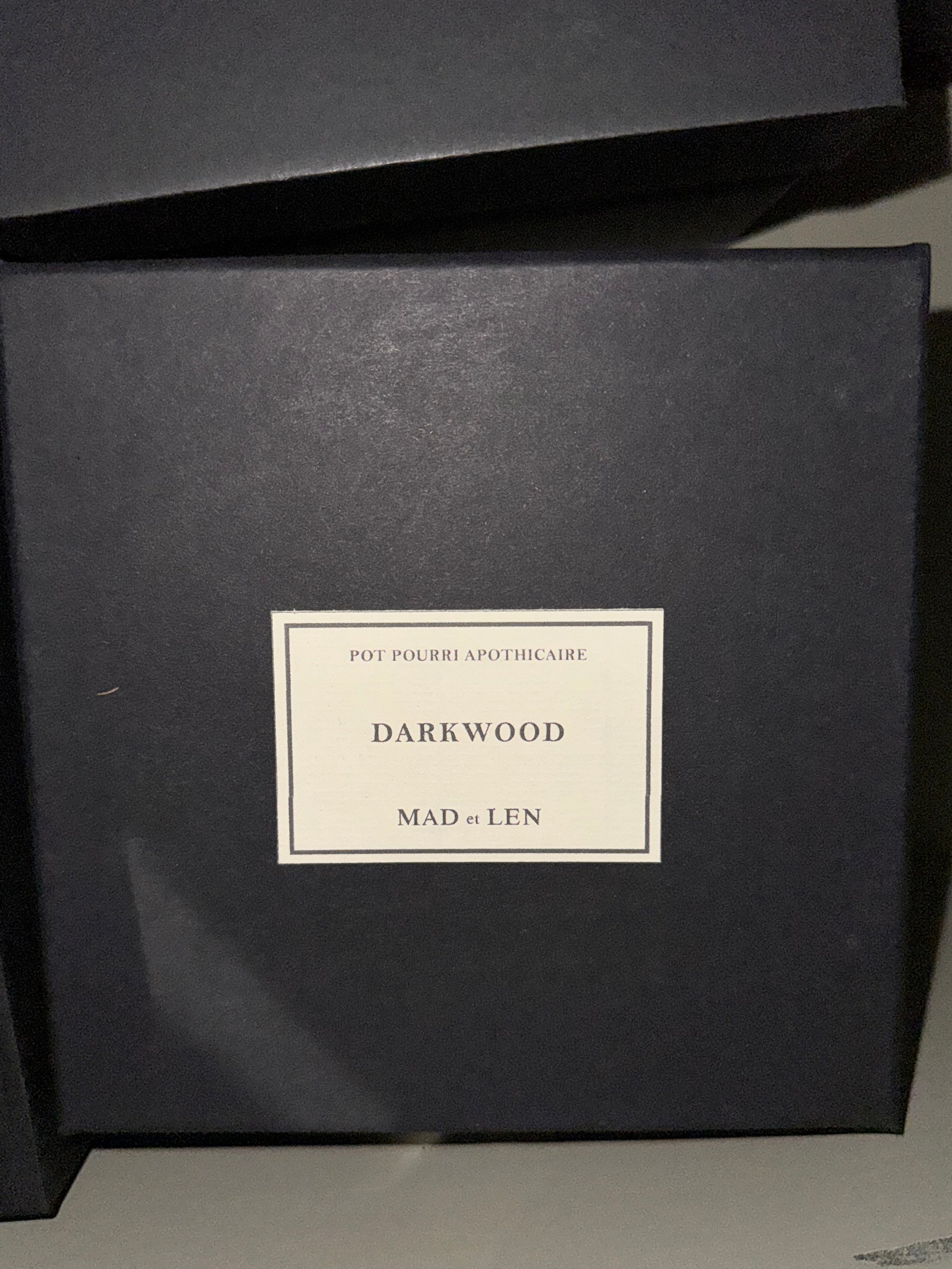 HM MEL - Lava Apothicaire Pet DARKWOOD