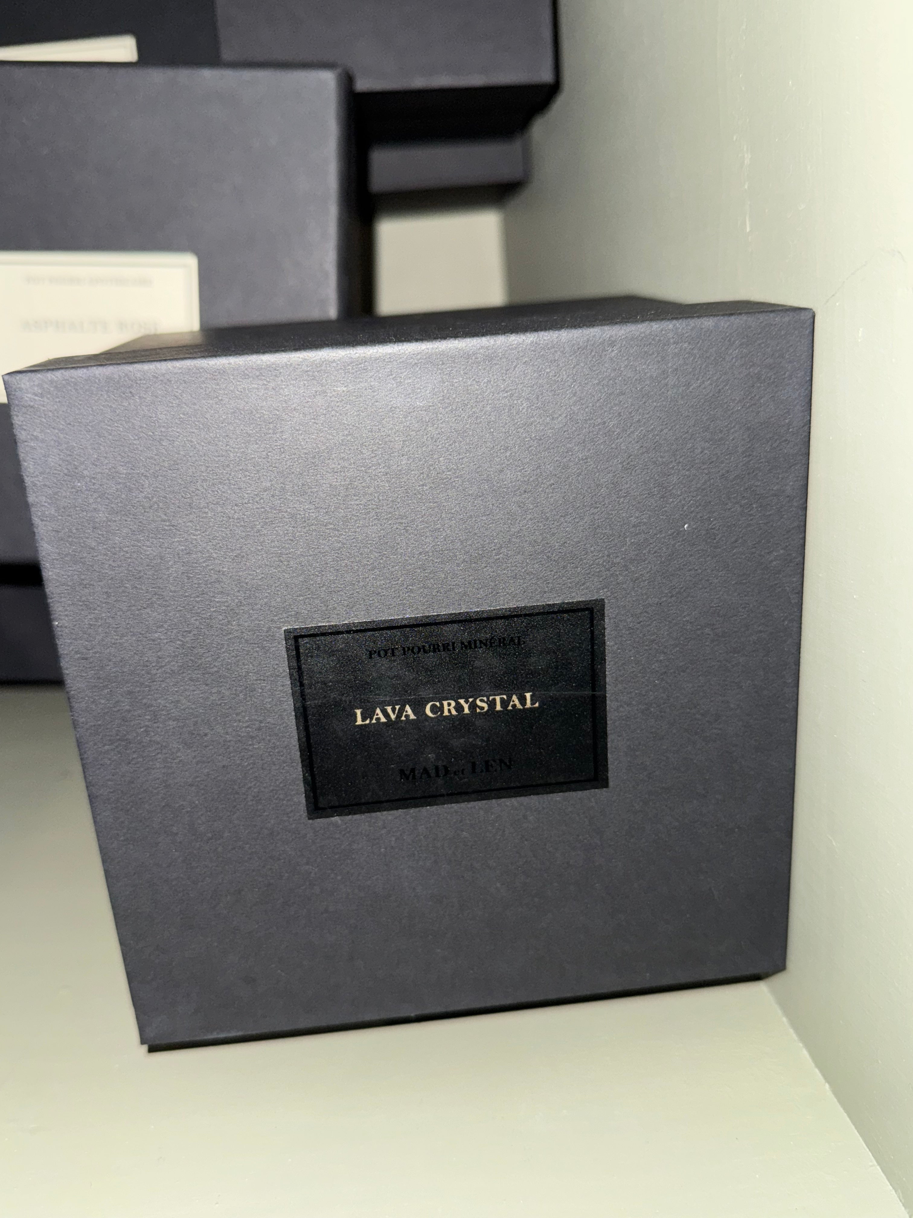 HM MEL - Lava Crystal Flat Pet UNSCENTED