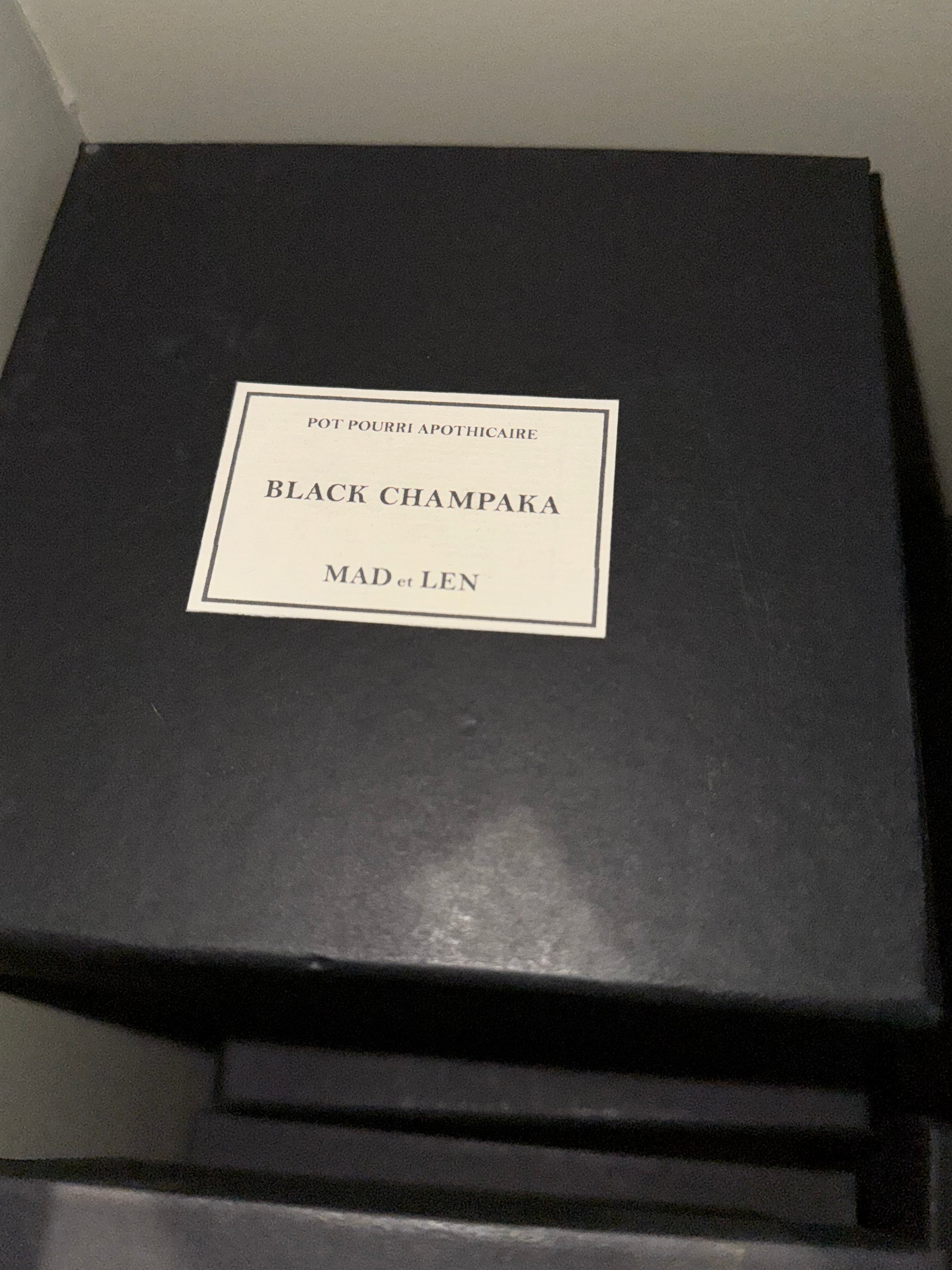 HM MEL - Lava Apothicaire Pet BLACK CHAMPAKA